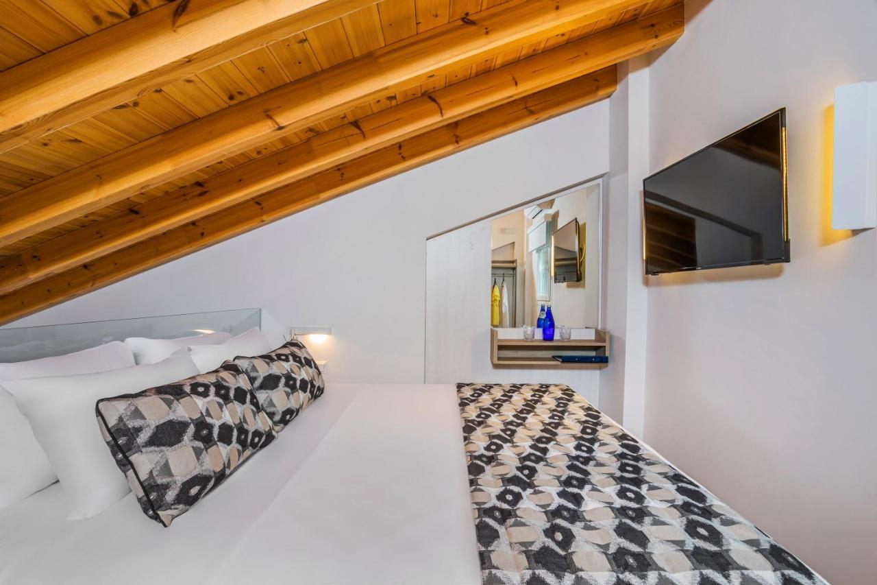 Mirablue Luxury Residences (Adults Only) Pefkochori Buitenkant foto